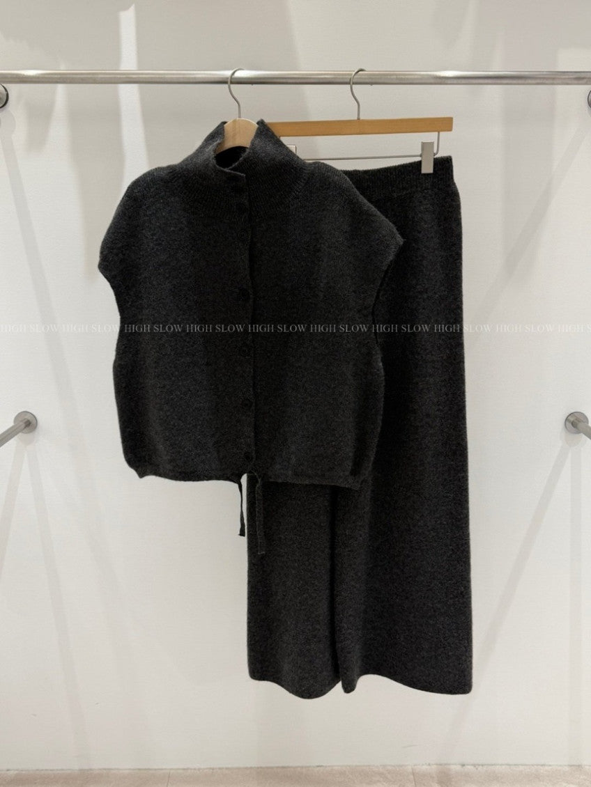 🧶 터틀하이넥 니트 베스트 & 와이드 팬츠 세트 | Turtleneck Knit Vest & Wide Pants Set