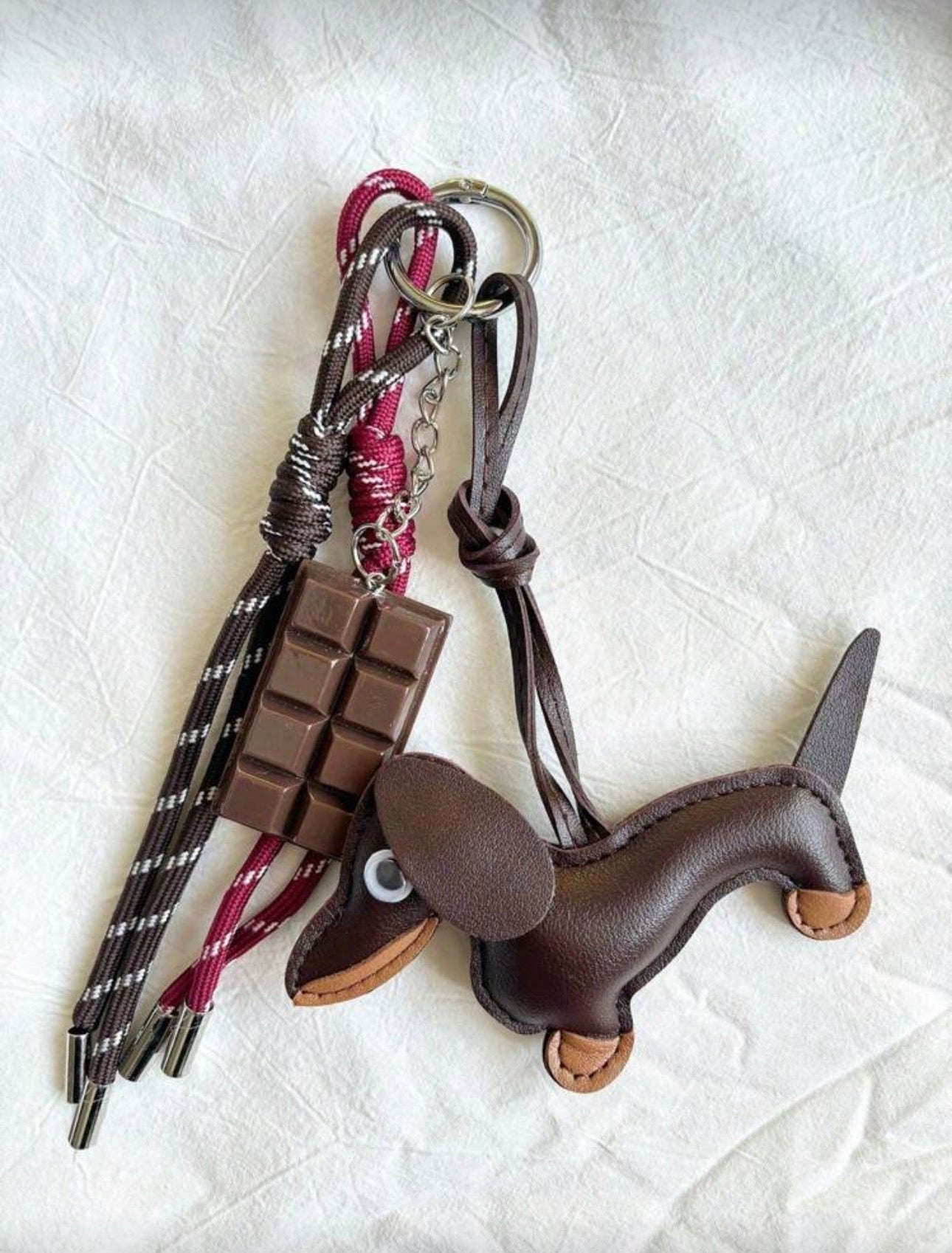 ✨ 소세지독 & 초콜릿 감성 키링 세트 | 빈티지 스트랩 백참 악세서리/Sausage Dog & Chocolate Aesthetic Keychain Set | Vintage Woven Lanyard Accessory