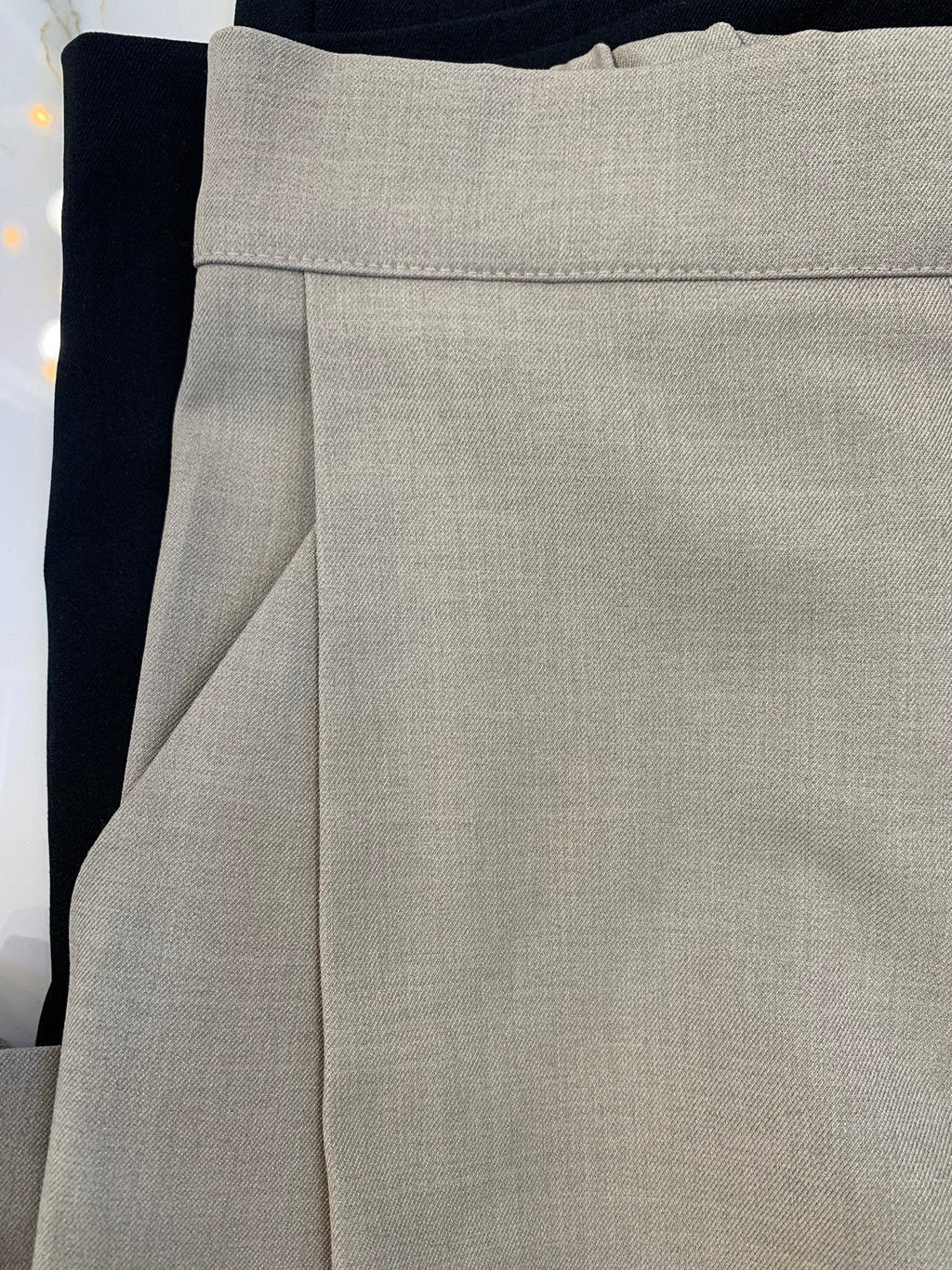 🤎 [국내생산·뒷밴딩] 럭키룸 발란 오비스포 핀턱 팬츠 | Lucky Room Banded Pleated Pants
