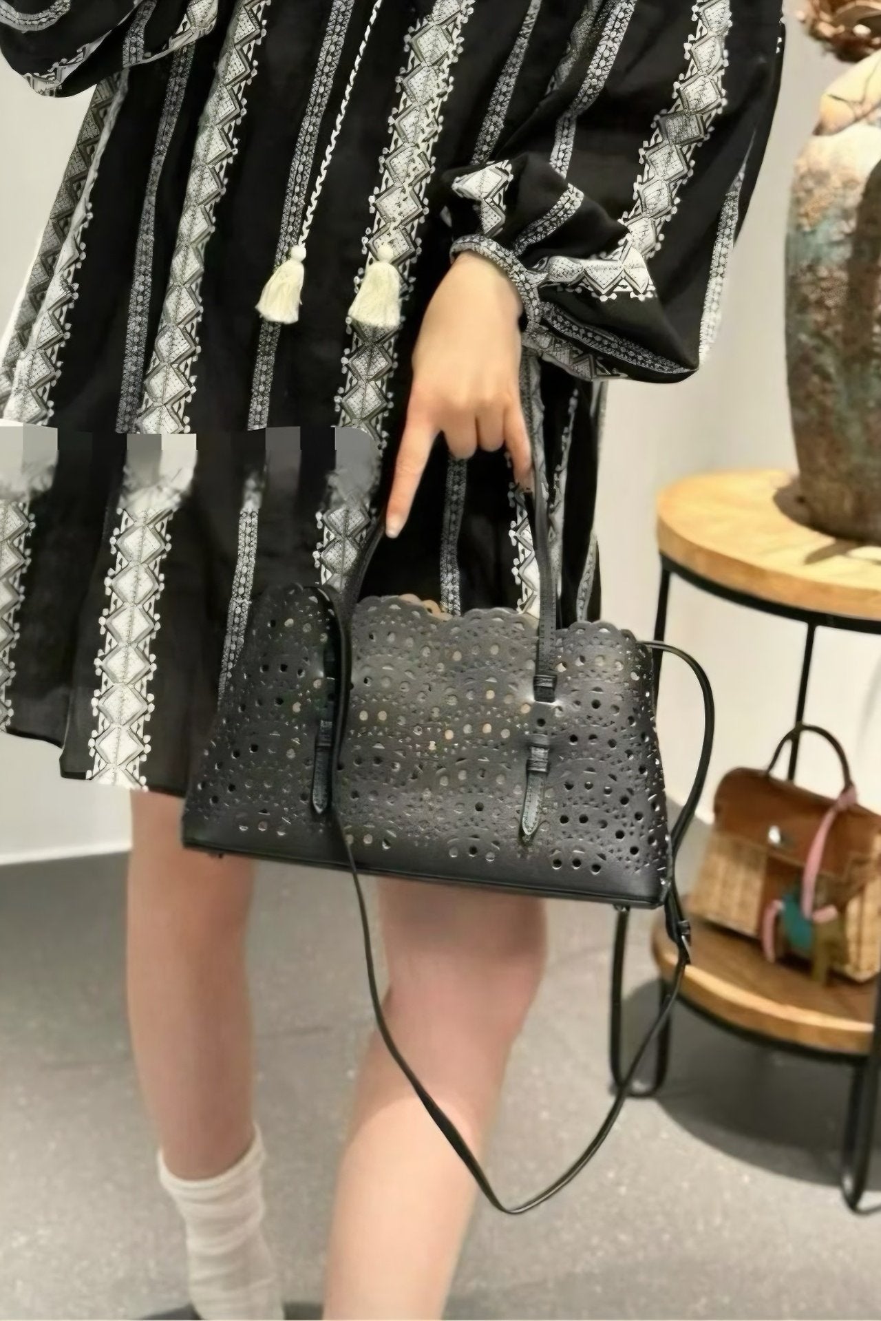 👜✨ 삼성가가 선택한 스타일 프리미엄 소가죽 알*이 미나 펀칭 미니 토트백 | Premium Leather Mini Tote | 여름 데일리백 🤍🖤🤎