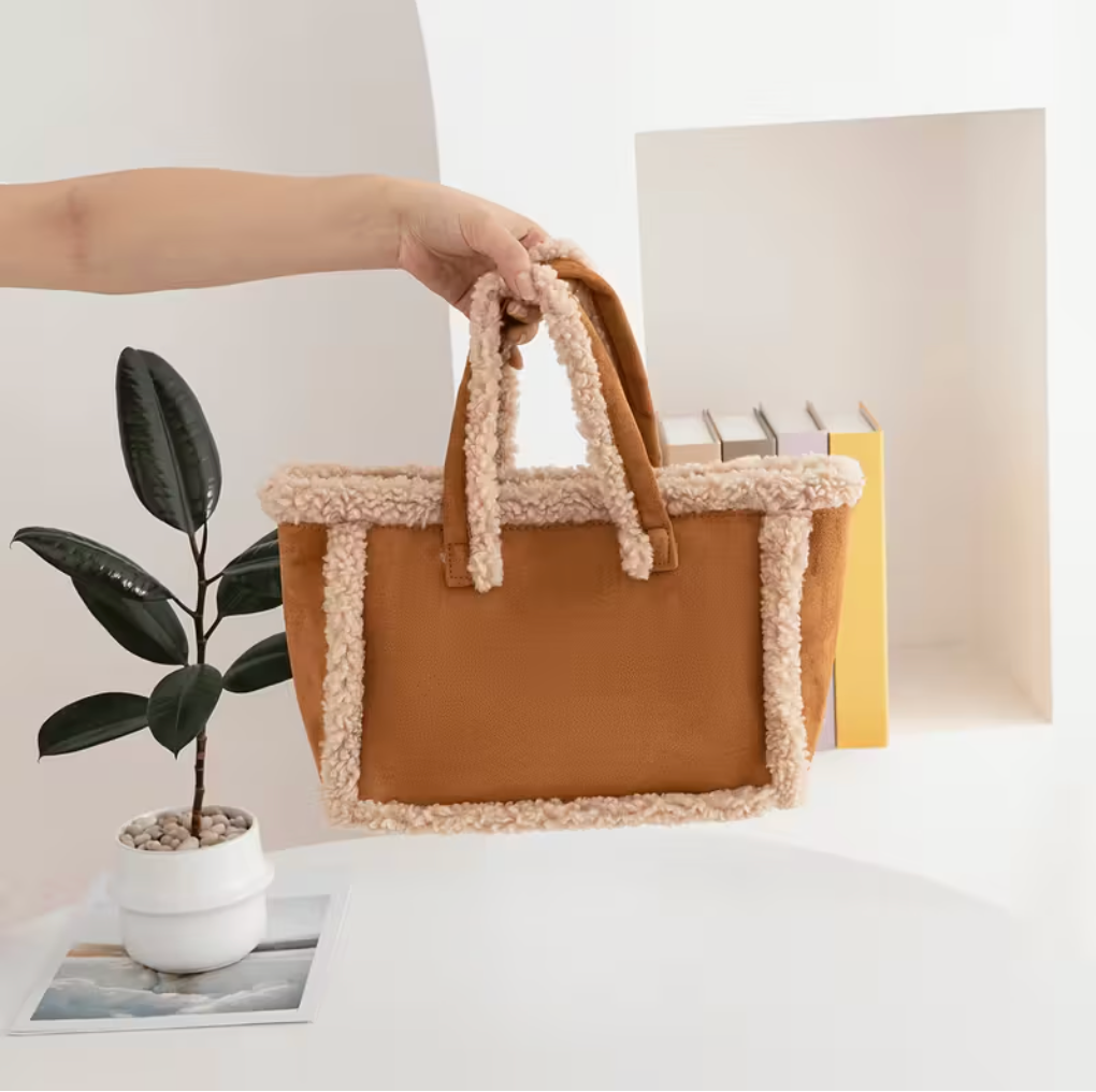 어그 스타일 퍼 토트백(Camel Color Only)/ UGG-Inspired Faux Fur Tote Bag | Cozy Winter Suede Crossbody