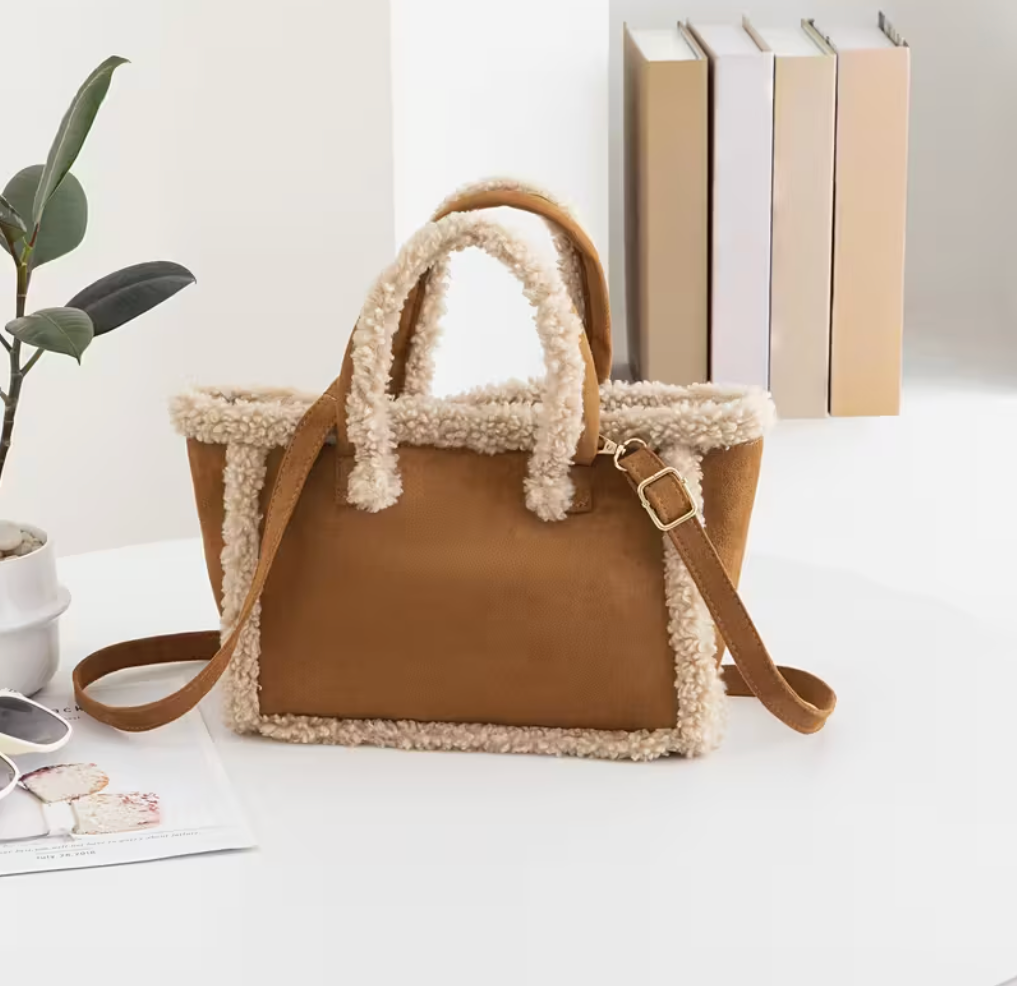 어그 스타일 퍼 토트백(Camel Color Only)/ UGG-Inspired Faux Fur Tote Bag | Cozy Winter Suede Crossbody