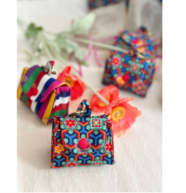 🇰🇷 🎧색동파우치 키링 에어팟 파우치 /Dancheong / Saekdong Linen AirPods Pouch