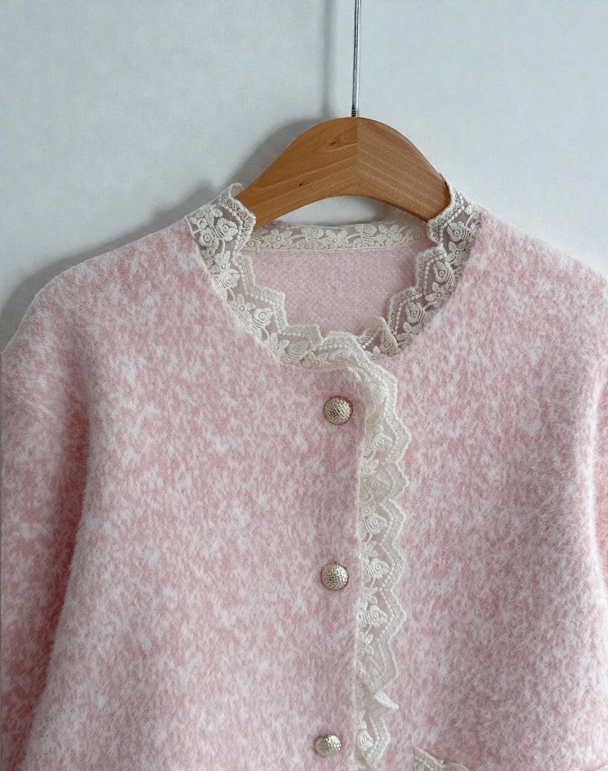 브롱 레이스 금장단추 보카시 앙고라 니트 가디건 Brushed Angora Lace Trim Knit Cardigan