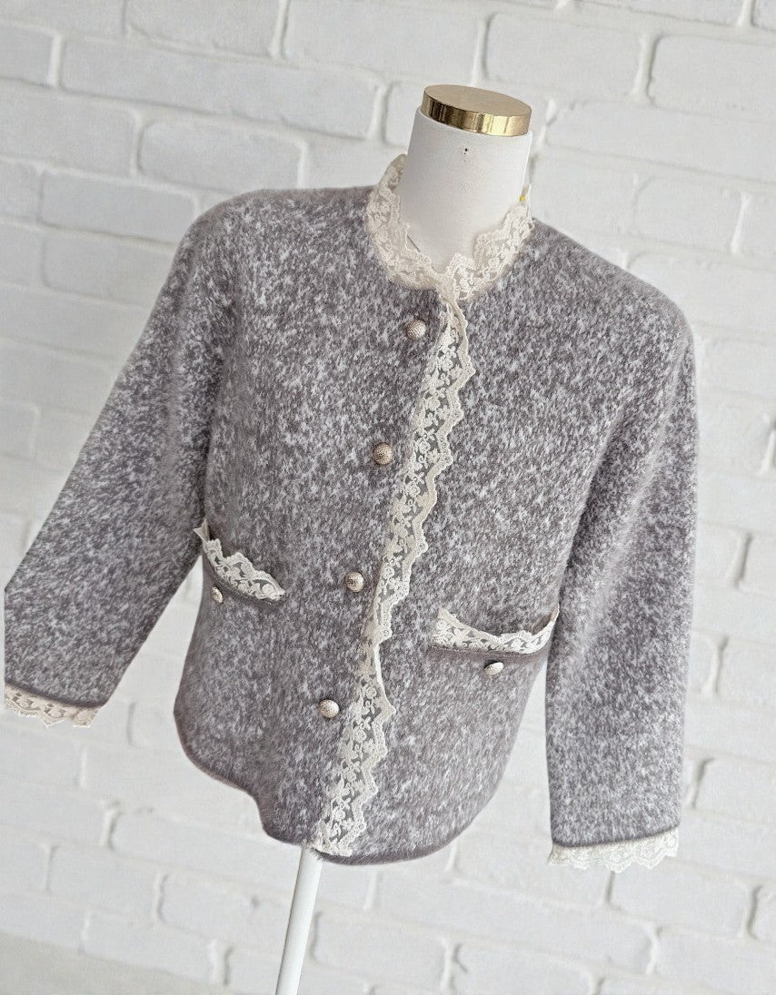 브롱 레이스 금장단추 보카시 앙고라 니트 가디건 Brushed Angora Lace Trim Knit Cardigan