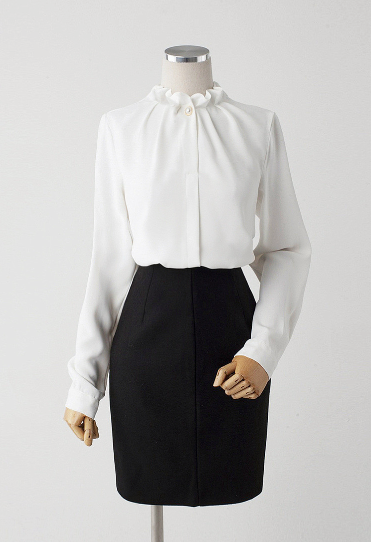 [66까지][메이드101]프릴넥 셔링 진주 블라우스 · Pearl Shirring Frill Neck Blouse