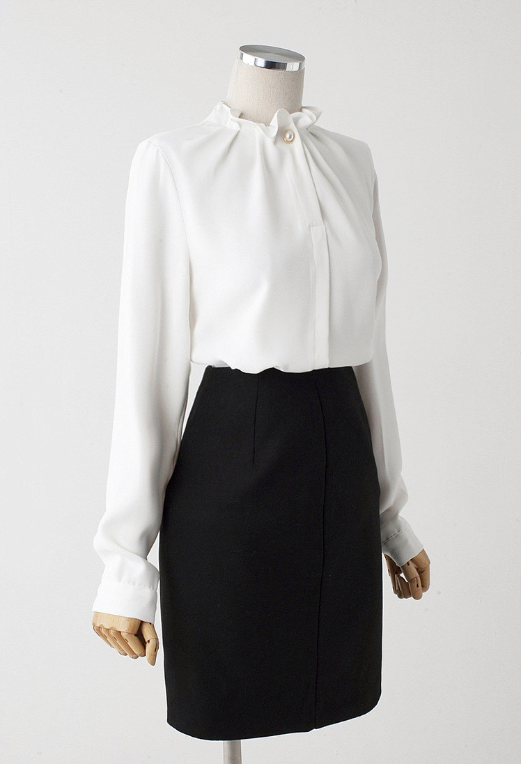 [66까지][메이드101]프릴넥 셔링 진주 블라우스 · Pearl Shirring Frill Neck Blouse