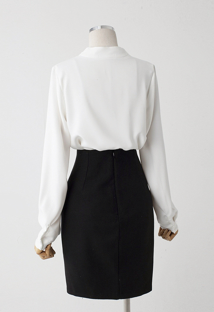 [66까지][메이드101]프릴넥 셔링 진주 블라우스 · Pearl Shirring Frill Neck Blouse