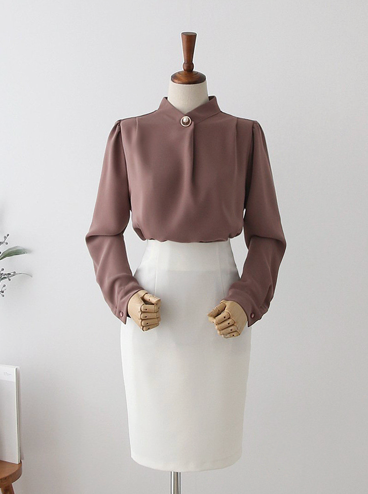[66까지][메이드101]골드 진주 브로치 하이넥 정장 블라우스 Gold Pearl Brooch High-Neck Blouse