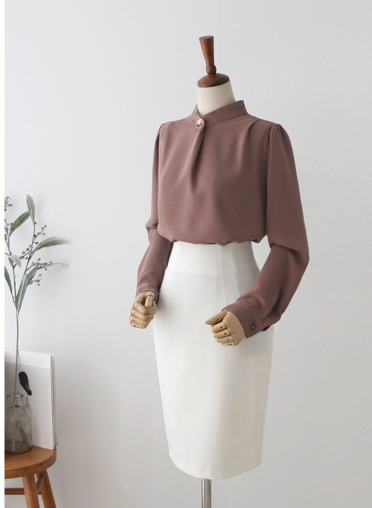 [66까지][메이드101]골드 진주 브로치 하이넥 정장 블라우스 Gold Pearl Brooch High-Neck Blouse