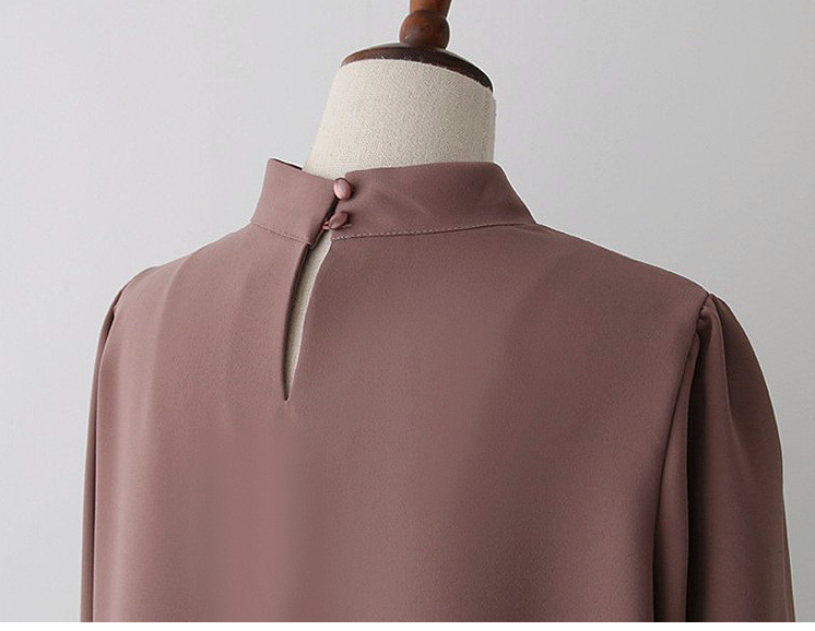 [66까지][메이드101]골드 진주 브로치 하이넥 정장 블라우스 Gold Pearl Brooch High-Neck Blouse