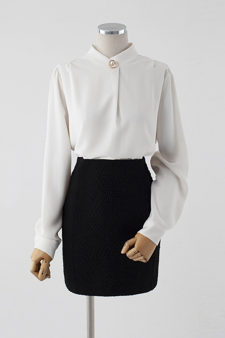 [66까지][메이드101]골드 진주 브로치 하이넥 정장 블라우스 Gold Pearl Brooch High-Neck Blouse