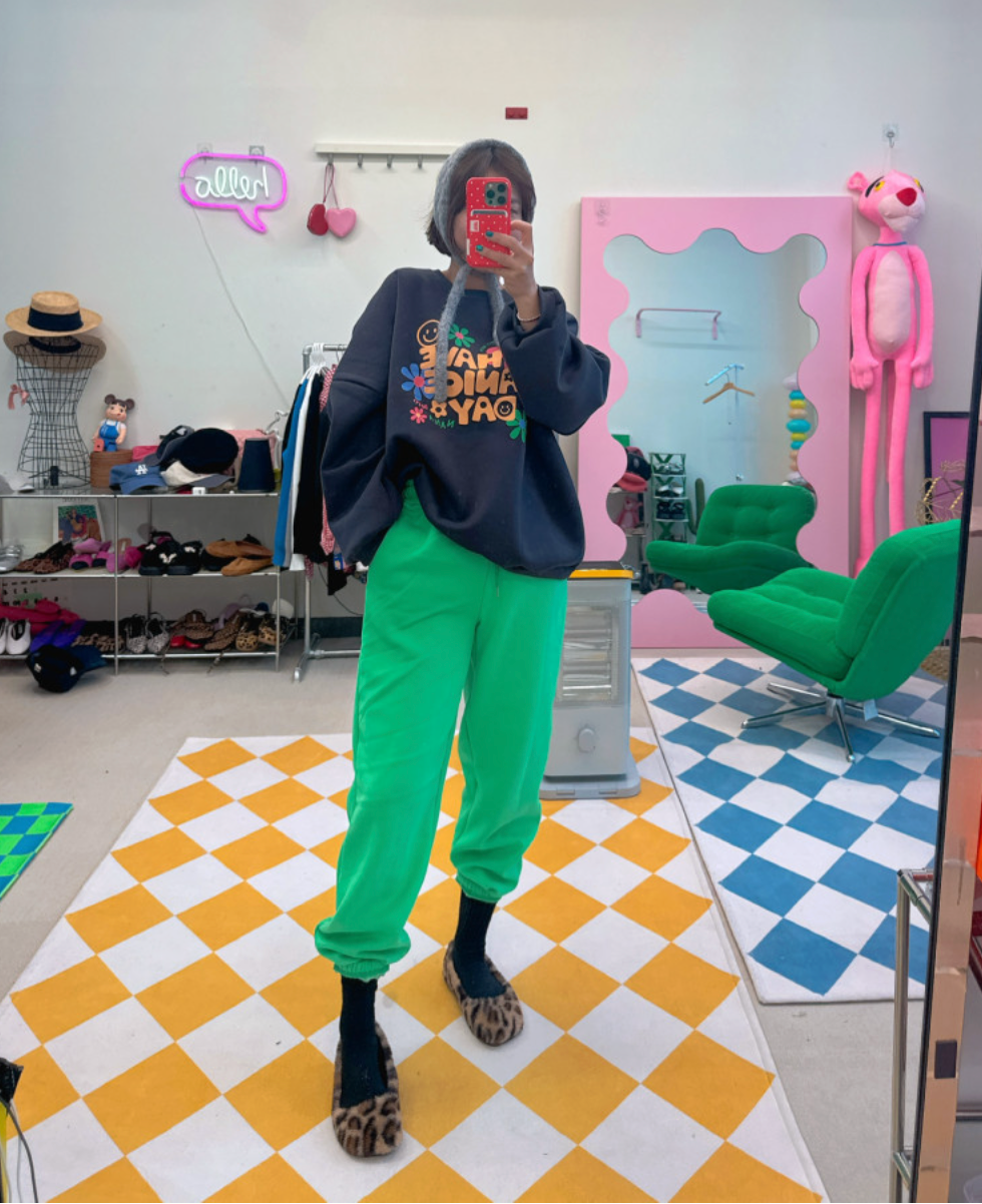 [99가능][메이퍼플]비비드 플라워 기모 맨투맨 / MaplePurple Vivid Flower Fleece Sweatshirt