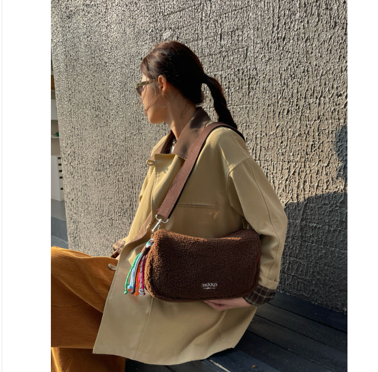 [mddas] 양털 뽀글이 보부상 미니 숄더백 / Teddy Fleece Shoulder Bag