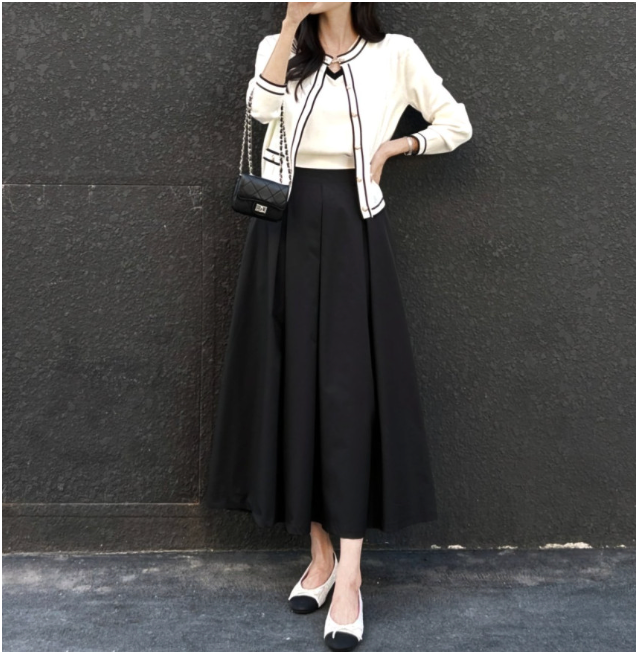 [77까지][이쁘지오] 가을 겨울 롱치마 핀턱 플레어 바스락 롱스커트/Pintuck Flare Long Skirt with Crisp Fabric