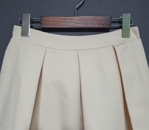 [77까지][이쁘지오] 가을 겨울 롱치마 핀턱 플레어 바스락 롱스커트/Pintuck Flare Long Skirt with Crisp Fabric