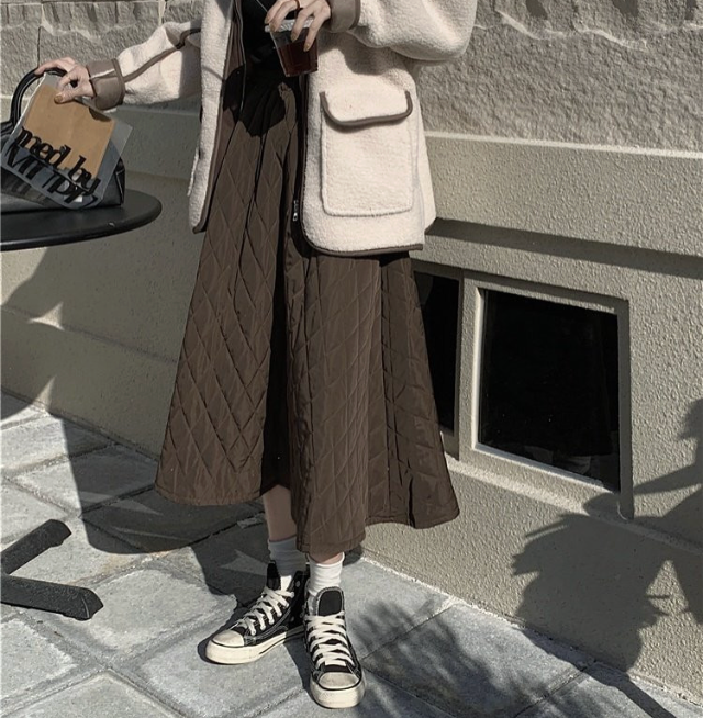 [77까지][이쁘지오]풍성한 퀼팅 누빔 A라인 패딩 플레어 스커트  Winter Quilted A-Line Padded Flare Skirt