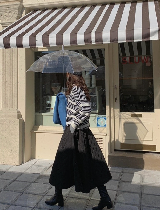 [77까지][이쁘지오]풍성한 퀼팅 누빔 A라인 패딩 플레어 스커트  Winter Quilted A-Line Padded Flare Skirt