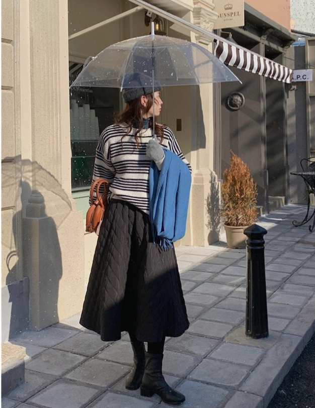 [77까지][이쁘지오]풍성한 퀼팅 누빔 A라인 패딩 플레어 스커트  Winter Quilted A-Line Padded Flare Skirt
