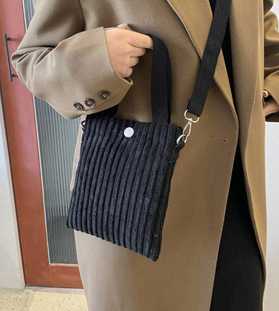 [딸내미 선물 추천] 코듀로이 미니 크로스백 · Corduroy Mini Crossbody Bag