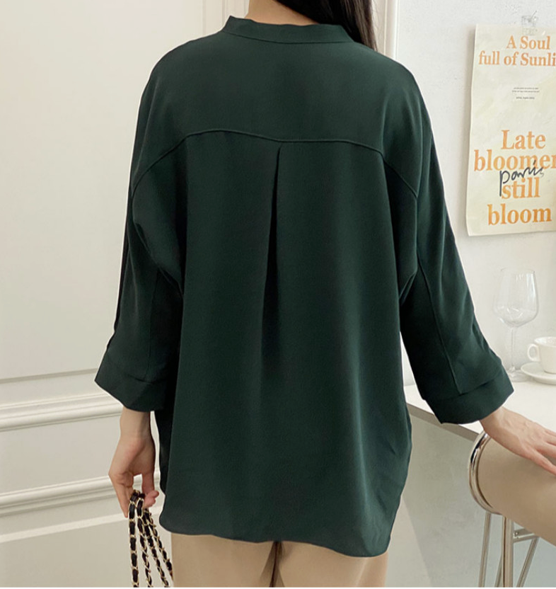 [88반까지][우아모] 엄마 에르메스 무늬 디자인 블라우스  Elegant Chain Pattern Loose Fit Blouse (Made in Korea)