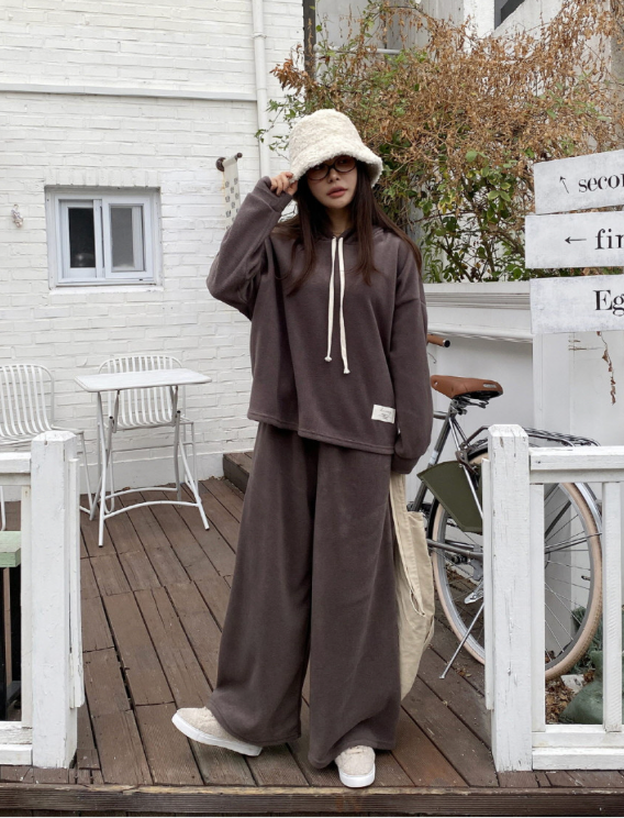 [88가능][삐까삐까]플리스 루즈핏 후드탑 & 와이드 9–10부 팬츠 세트 Seed Fleece Hoodie & Wide Pants Set