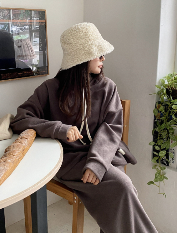 [88가능][삐까삐까]플리스 루즈핏 후드탑 & 와이드 9–10부 팬츠 세트 Seed Fleece Hoodie & Wide Pants Set