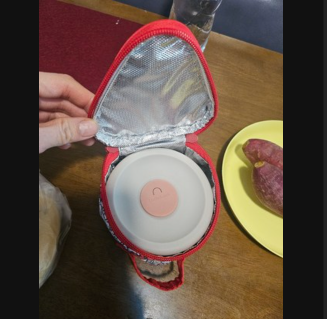 [삼각김밥파우치]헬로키티 삼각 파우치 보냉가방 KCON2 Hello Kitty Triangle Cooling Pouch