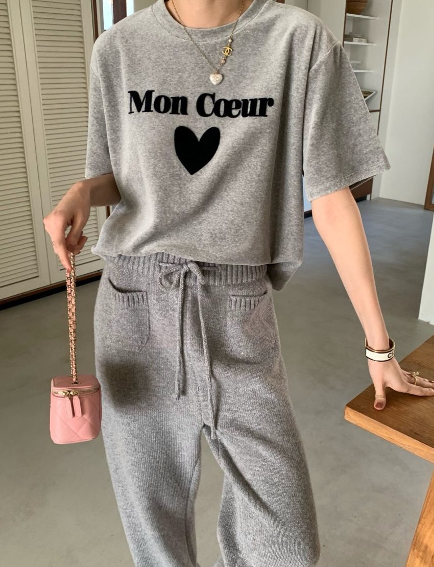 [로우게이지]송치 하트 티셔츠 / 벨벳티셔츠 느낌 / Mon Coeur Pony Hair Heart T-Shirt
