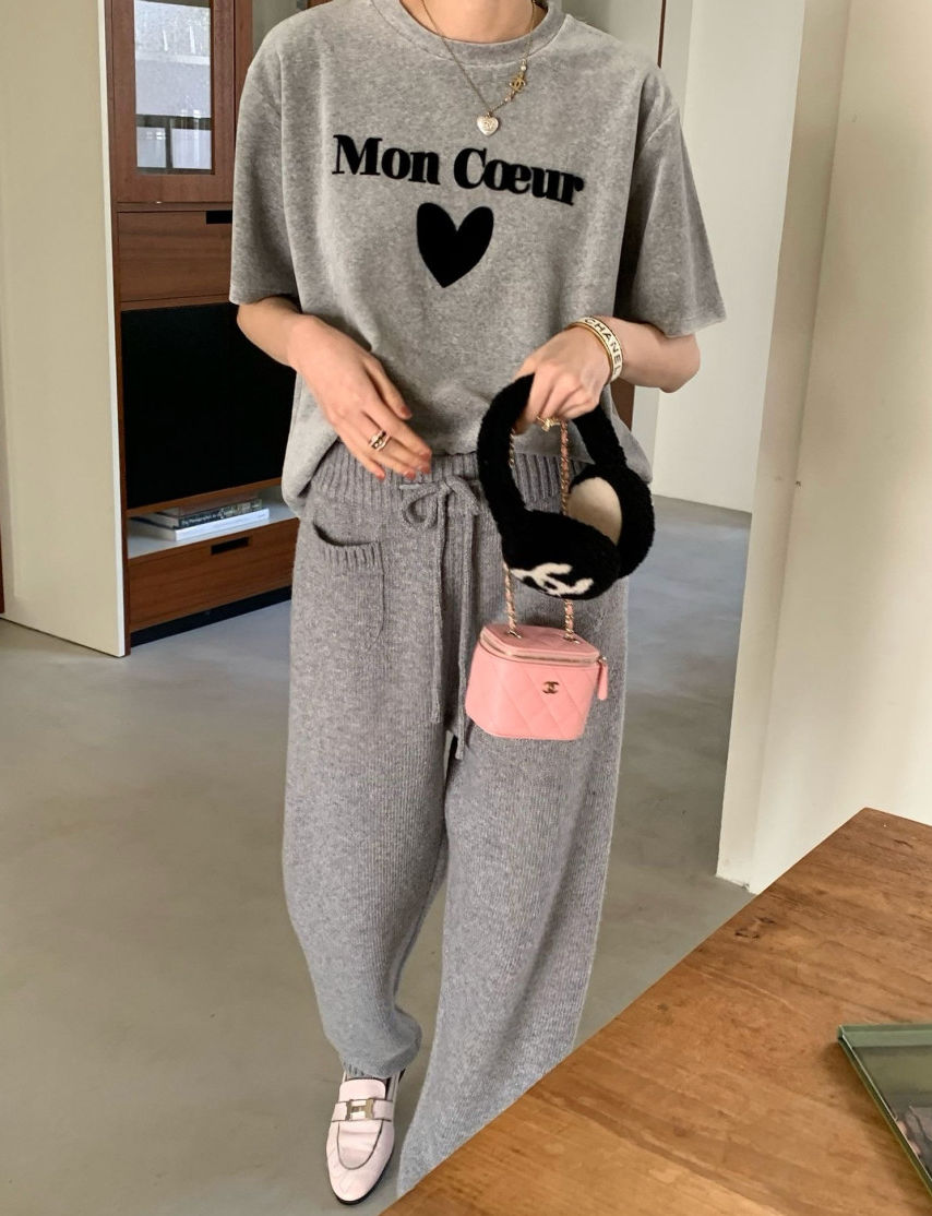 [로우게이지]송치 하트 티셔츠 / 벨벳티셔츠 느낌 / Mon Coeur Pony Hair Heart T-Shirt