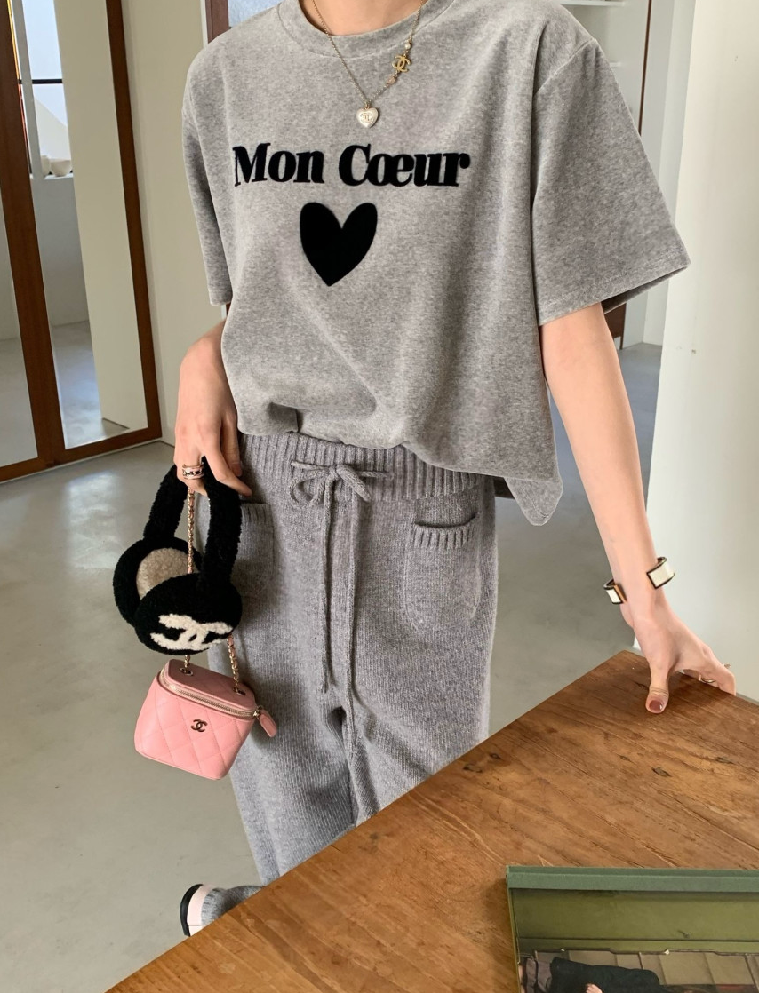 [로우게이지]송치 하트 티셔츠 / 벨벳티셔츠 느낌 / Mon Coeur Pony Hair Heart T-Shirt