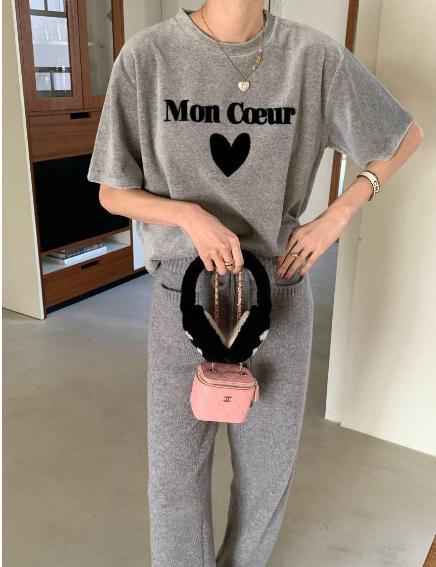 [로우게이지]송치 하트 티셔츠 / 벨벳티셔츠 느낌 / Mon Coeur Pony Hair Heart T-Shirt