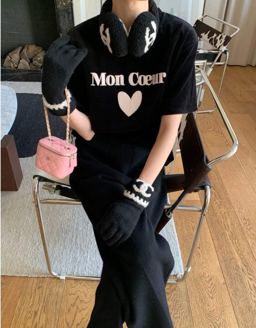 [로우게이지]송치 하트 티셔츠 / 벨벳티셔츠 느낌 / Mon Coeur Pony Hair Heart T-Shirt