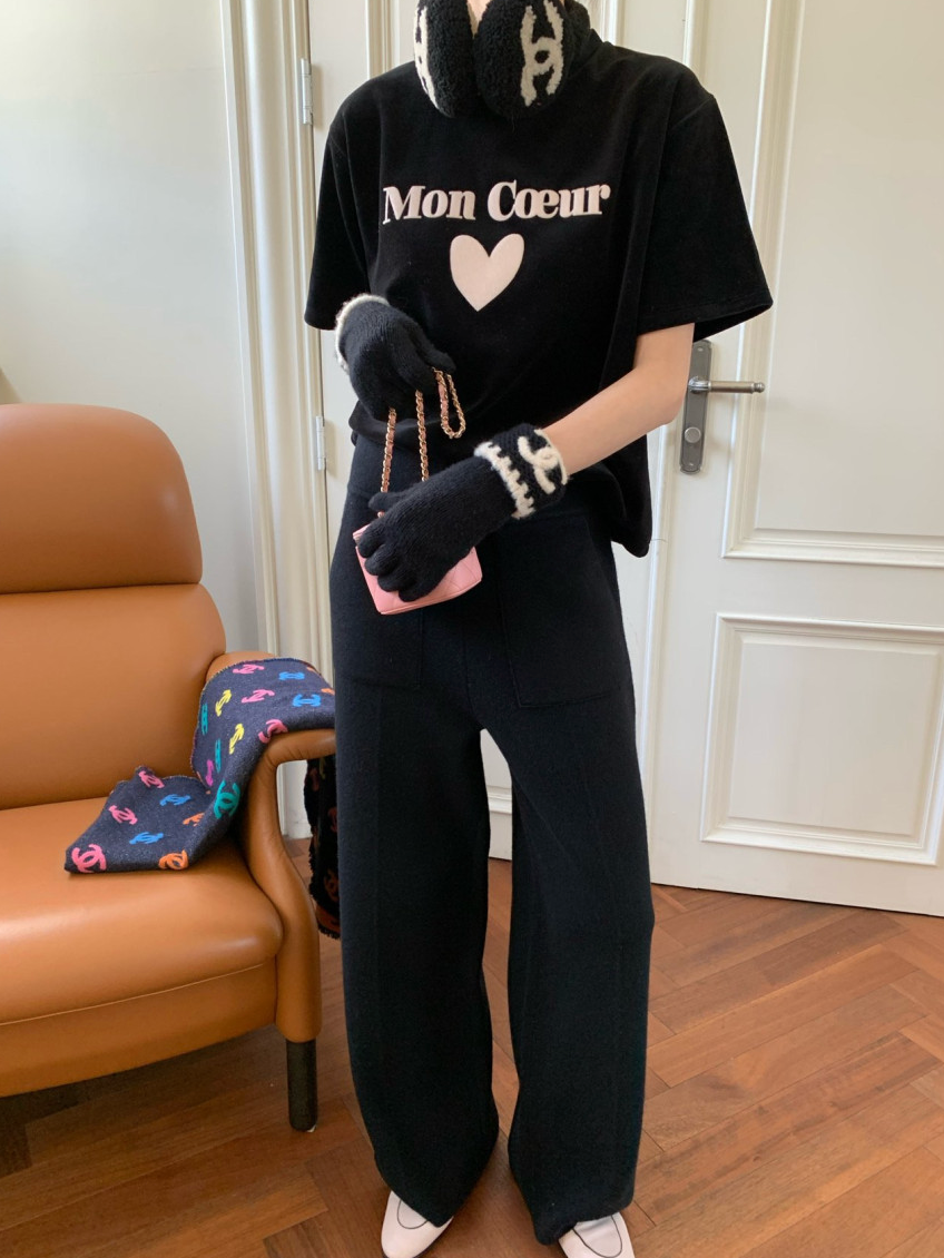 [로우게이지]송치 하트 티셔츠 / 벨벳티셔츠 느낌 / Mon Coeur Pony Hair Heart T-Shirt