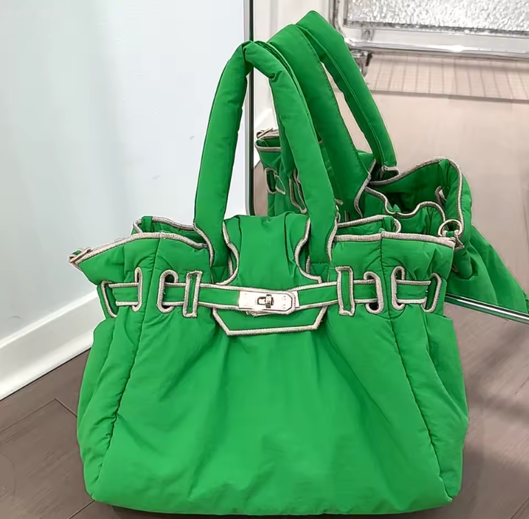 [재고1개가능][소수물량] [패딩 백] 일본 스트릿 명품 느낌 겨울 패딩 백 Japanese laco***  Padded Bag