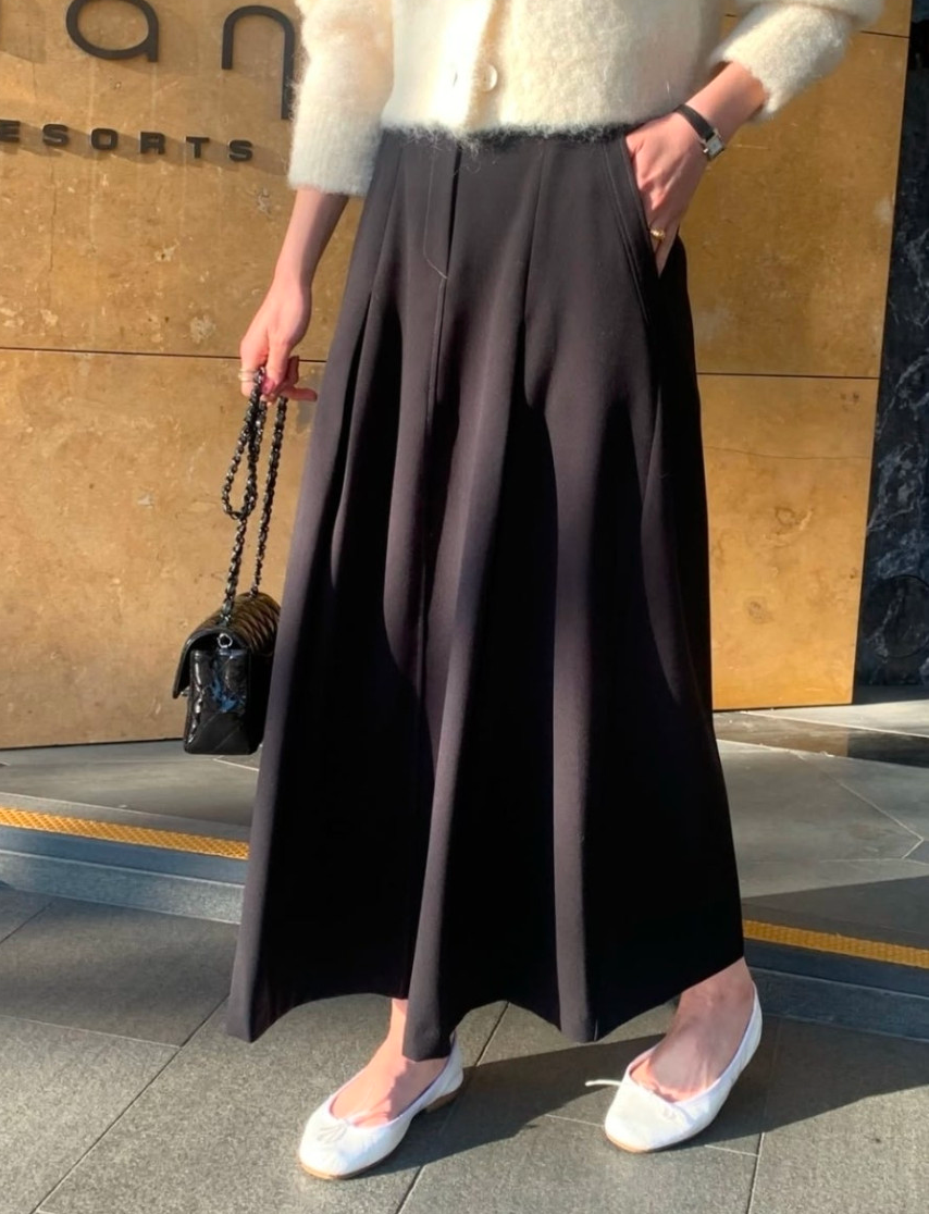 🌼[봄신상 스커트]🌸 로우게이지 봄 티알 플레어 롱스커트 2COL – 차르르 흐르는 우아한 A라인 실루엣 Low Gauge Spring TR Flare Long Skirt