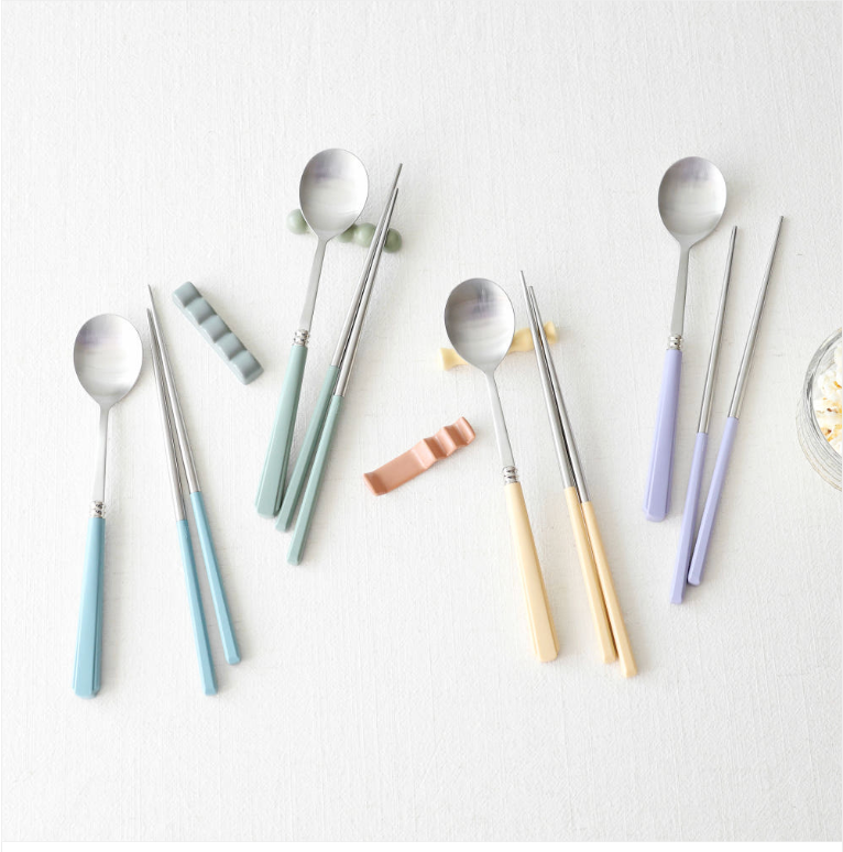 🥄[국민보급형][🇺🇸국민 수저세트 상륙!!🇺🇸]  카모메키친 2+2 = 4인 수저세트 – 3가지 컬러 국민 수저세트 / Kamome Kitchen 4-Person Spoon & Chopstick Set – 3 Color Best-Selling Flatware Set