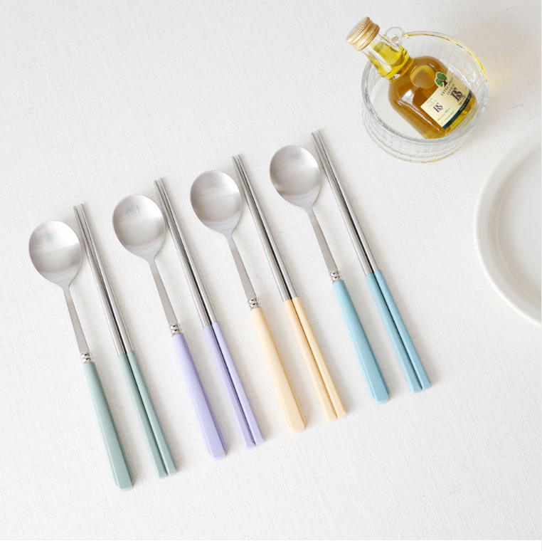 🥄[국민보급형][🇺🇸국민 수저세트 상륙!!🇺🇸]  카모메키친 2+2 = 4인 수저세트 – 3가지 컬러 국민 수저세트 / Kamome Kitchen 4-Person Spoon & Chopstick Set – 3 Color Best-Selling Flatware Set