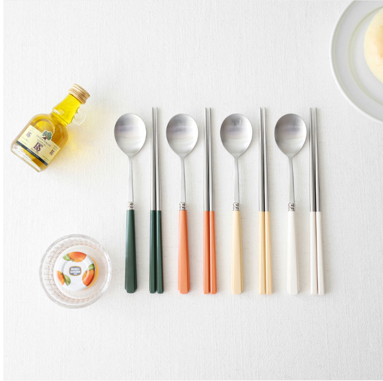 🥄[국민보급형][🇺🇸국민 수저세트 상륙!!🇺🇸]  카모메키친 2+2 = 4인 수저세트 – 3가지 컬러 국민 수저세트 / Kamome Kitchen 4-Person Spoon & Chopstick Set – 3 Color Best-Selling Flatware Set
