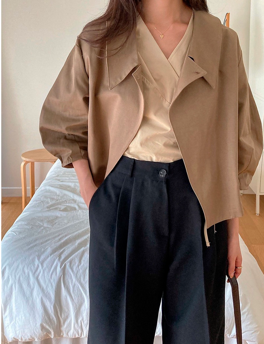 🛍️🌼26SS 볼륨 퍼프 소매 사선 카라 크롭 자켓🌼 – 블라우스형 부티끄 유니크 자켓 / 26SS Volume Puff Sleeve Asymmetrical Collar Cropped Jacket – Boutique Blouse-Style Jacket