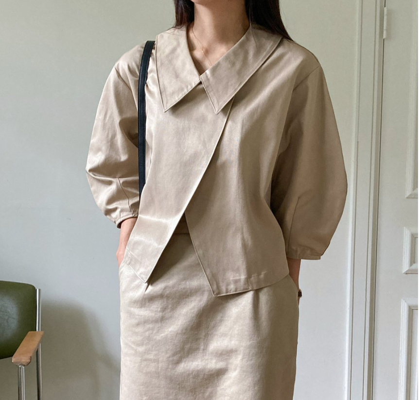 🛍️🌼26SS 볼륨 퍼프 소매 사선 카라 크롭 자켓🌼 – 블라우스형 부티끄 유니크 자켓 / 26SS Volume Puff Sleeve Asymmetrical Collar Cropped Jacket – Boutique Blouse-Style Jacket