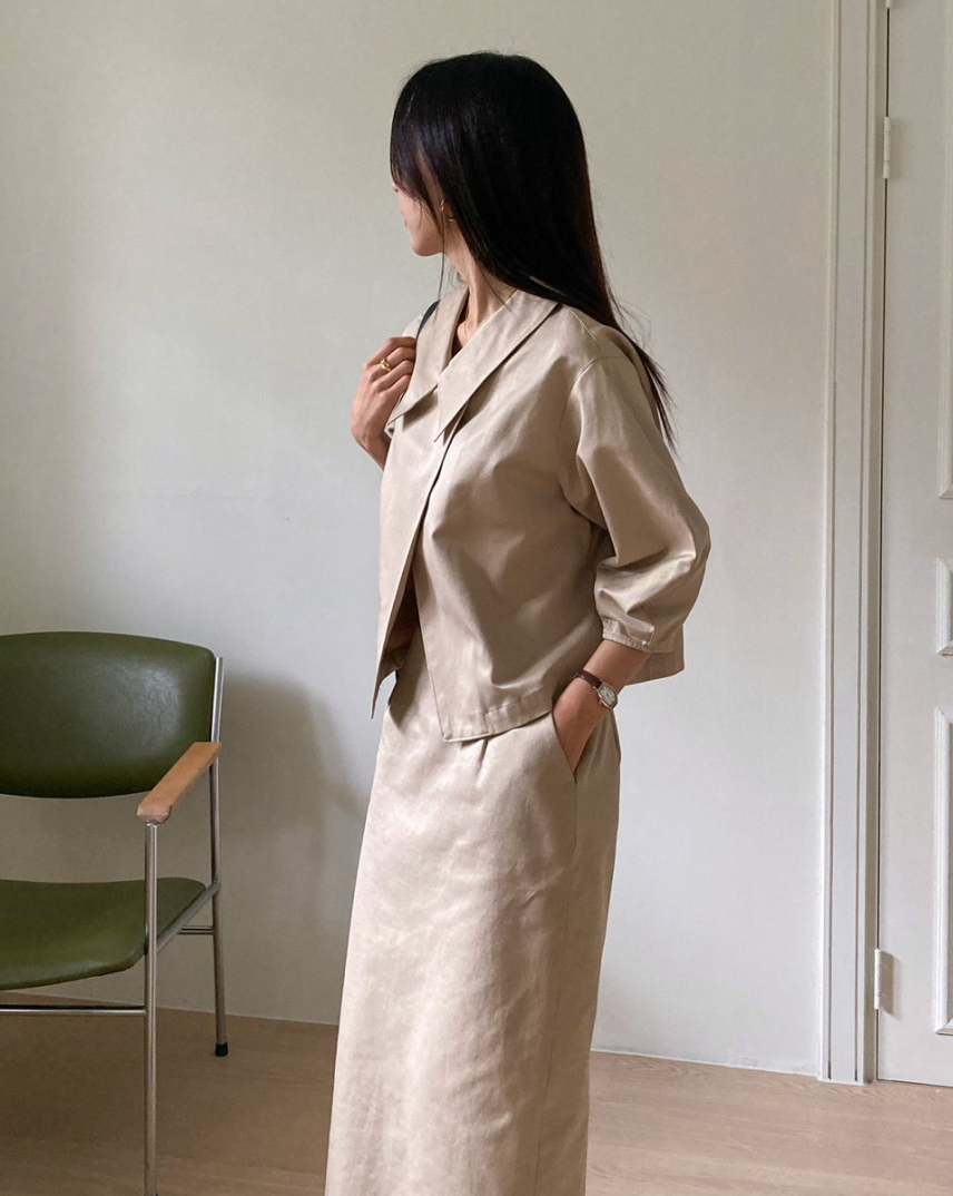 🛍️🌼26SS 볼륨 퍼프 소매 사선 카라 크롭 자켓🌼 – 블라우스형 부티끄 유니크 자켓 / 26SS Volume Puff Sleeve Asymmetrical Collar Cropped Jacket – Boutique Blouse-Style Jacket