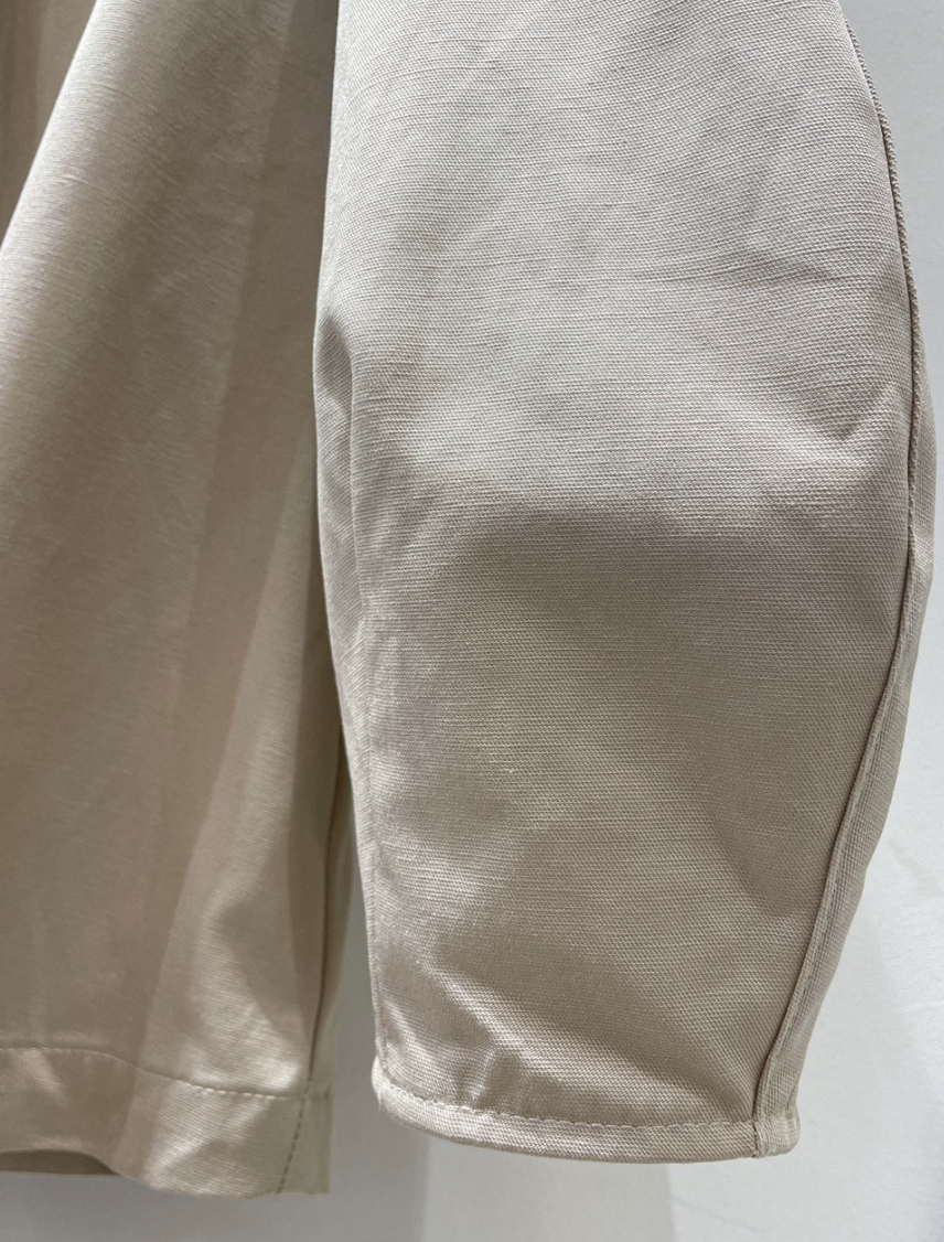 🛍️🌼26SS 볼륨 퍼프 소매 사선 카라 크롭 자켓🌼 – 블라우스형 부티끄 유니크 자켓 / 26SS Volume Puff Sleeve Asymmetrical Collar Cropped Jacket – Boutique Blouse-Style Jacket