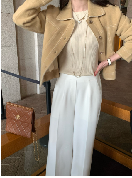 🔥[한국대란주문폭발]🔥 🇰🇷베리 스티치 숏 자켓 – 크롭 실루엣 부티크 아우터 / Berry Stitch Short Jacket – Cropped Boutique Outer