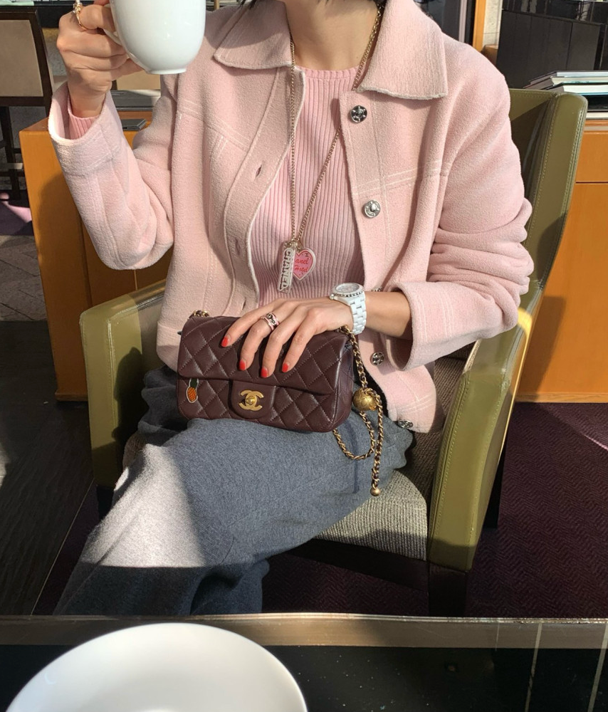 🔥[한국대란주문폭발]🔥 🇰🇷베리 스티치 숏 자켓 – 크롭 실루엣 부티크 아우터 / Berry Stitch Short Jacket – Cropped Boutique Outer