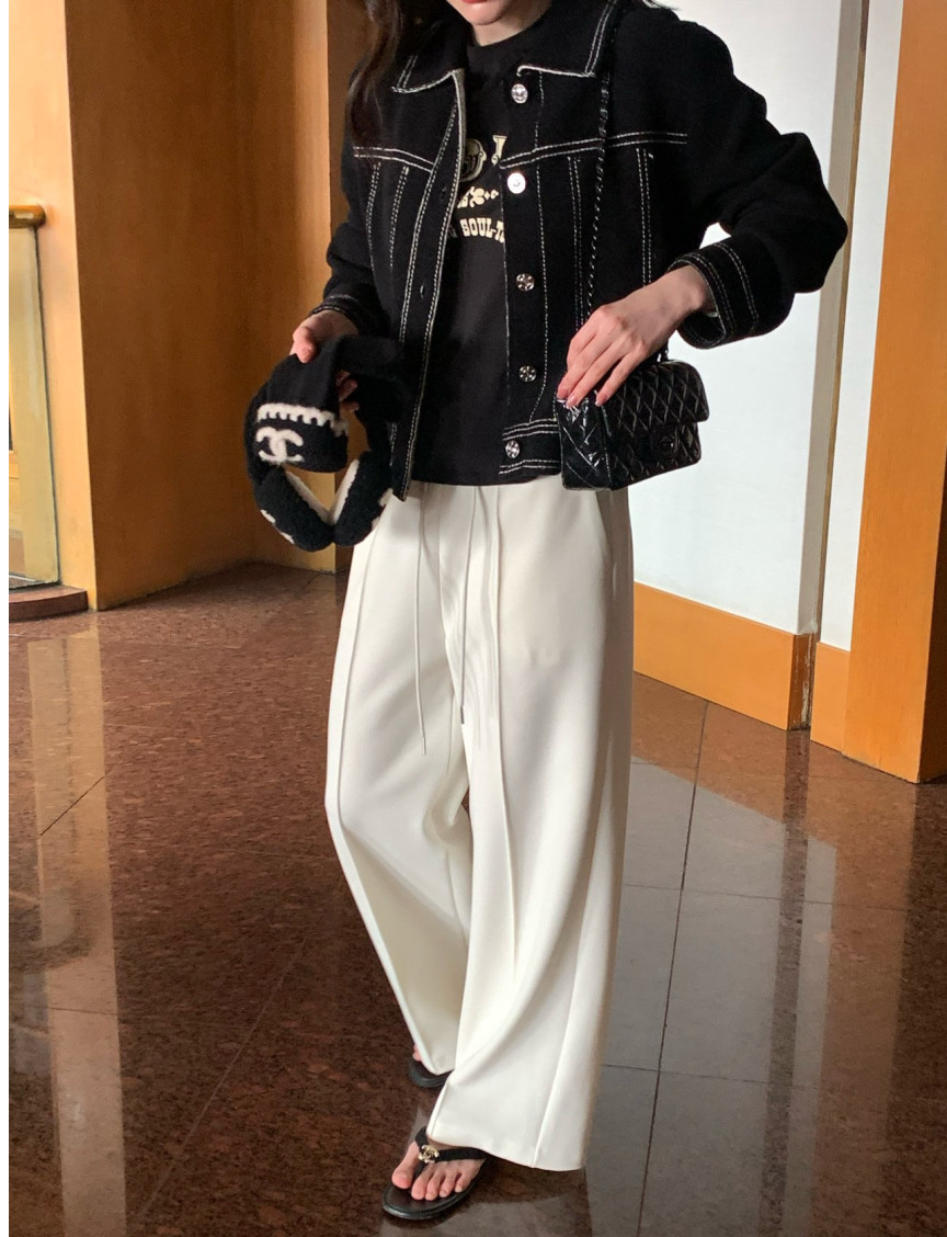 🔥[한국대란주문폭발]🔥 🇰🇷베리 스티치 숏 자켓 – 크롭 실루엣 부티크 아우터 / Berry Stitch Short Jacket – Cropped Boutique Outer