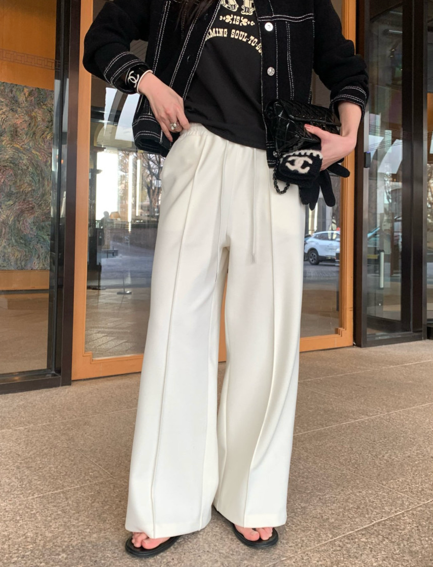 🔥[한국대란주문폭발]🔥 🇰🇷베리 스티치 숏 자켓 – 크롭 실루엣 부티크 아우터 / Berry Stitch Short Jacket – Cropped Boutique Outer