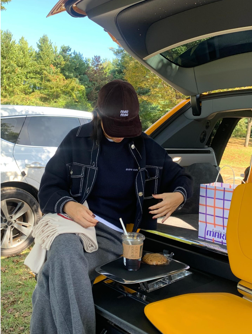 🩷[이.사.통 베리 자켓 재해석]🩷로우게이지 베리에 니트 자켓 – 부드러운 크롭 카라 니트 자켓 / Low Gauge Berry Knit Jacket – Soft Cropped Collar Knit Jacket