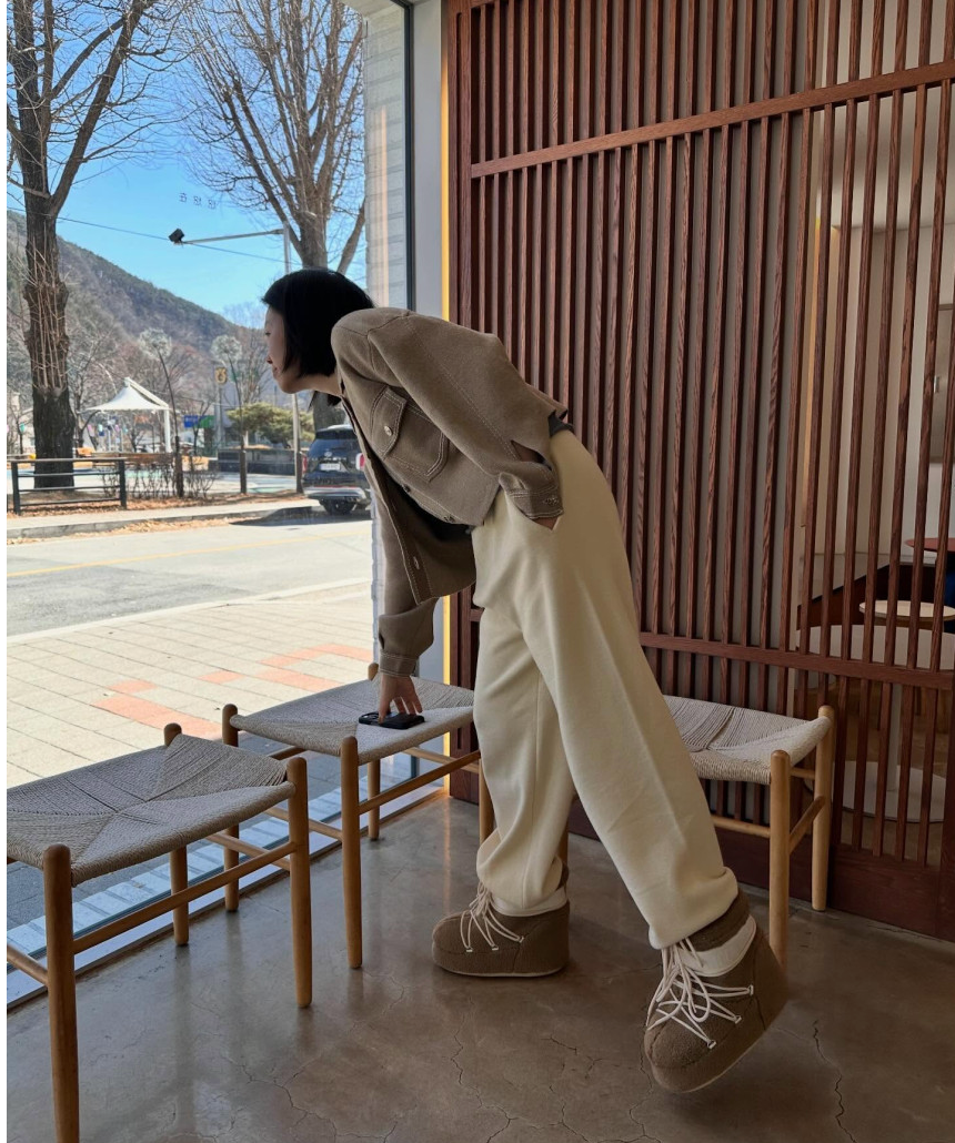 🩷[이.사.통 베리 자켓 재해석]🩷로우게이지 베리에 니트 자켓 – 부드러운 크롭 카라 니트 자켓 / Low Gauge Berry Knit Jacket – Soft Cropped Collar Knit Jacket