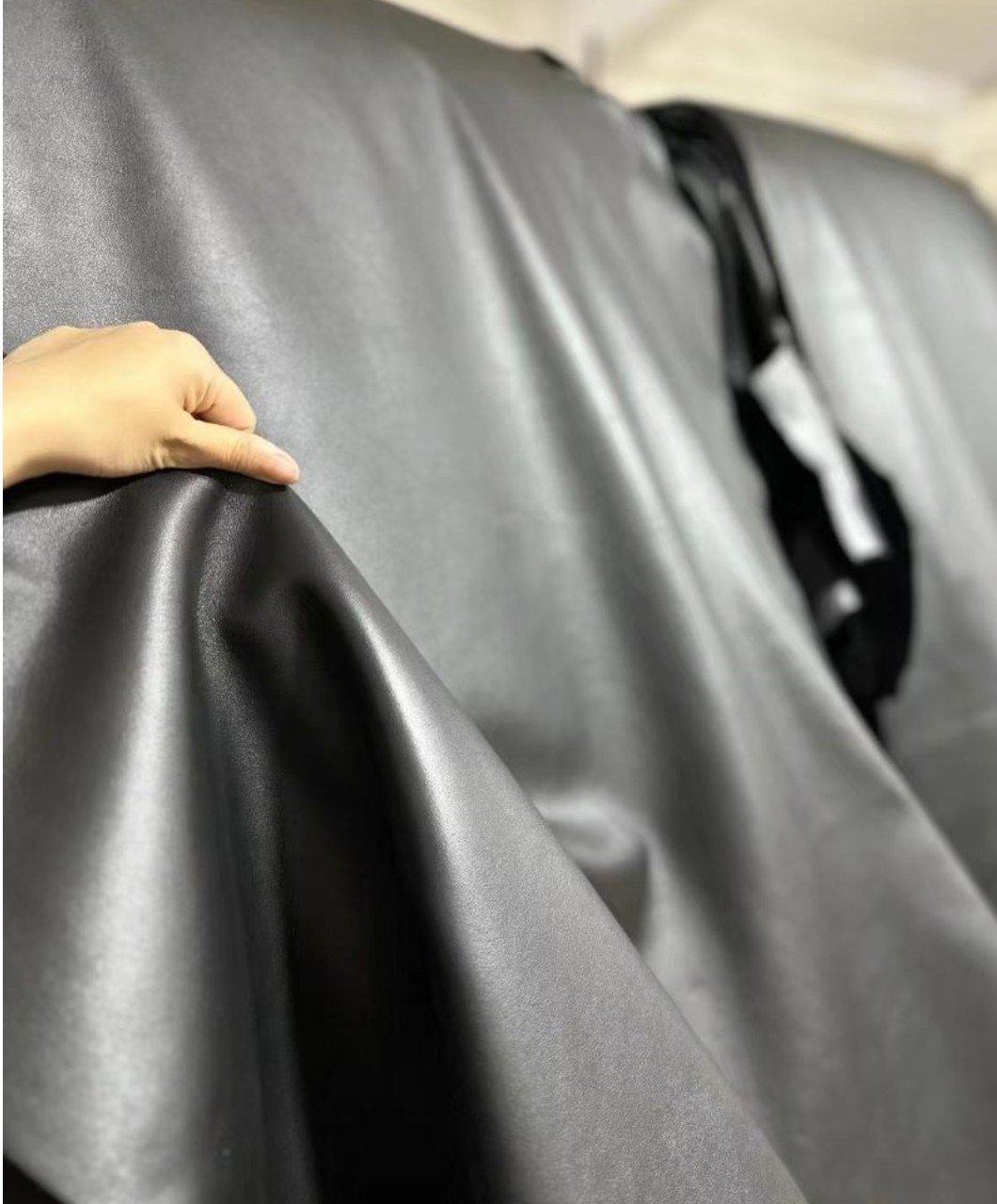 🌳[프리미엄라인]🌳[품절사태 3월20일 이후 재입고 후 !!4월수령!!]🖤프리미엄 양가죽 크로와상 포춘백 숄더백 🥐 고급 램스킨 바디라인 실루엣 데일리 럭셔리 숄더백 Lambskin Croissant Fortune Shoulder Bag